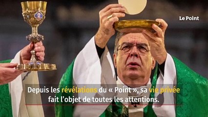 Mgr Aupetit photographié avec une femme