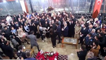 Son dakika... KAHRAMANMARAŞ - Cumhurbaşkanı Erdoğan, sağlık durumuyla ilgili gençleri bilgilendirdi