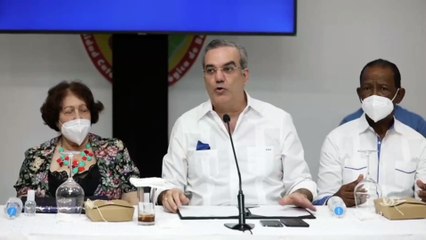 Abinader:  "Si yo tuviera un Petrocaribe los combustibles estarían más baratos"
