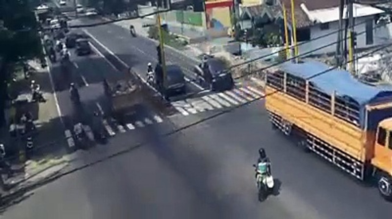 CRASH CAR - TRAFFIC COLLECTION