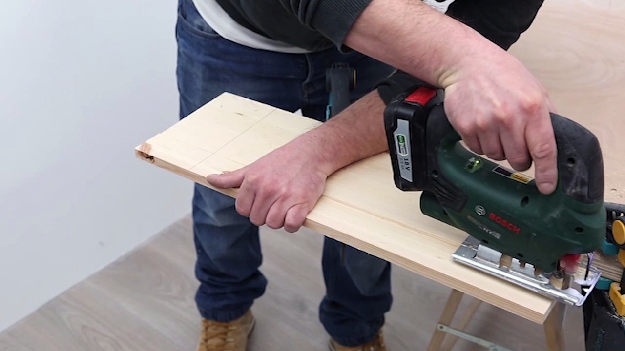 Les Tutos Maison & Travaux - Comment monter une étagère au mur ?