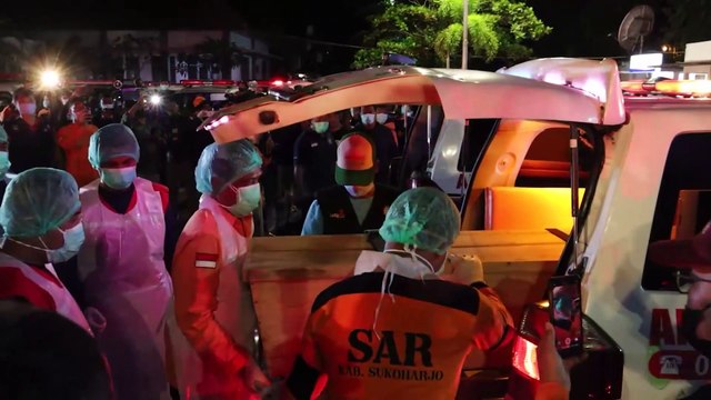 Bupati dan Kapolres Sukoharjo Terima 13 Jenazah Korban Kecelakaan Bus Pariwisata di Bantul