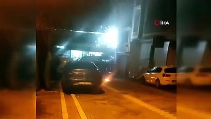 Mahalledeki elektrik direği patladı