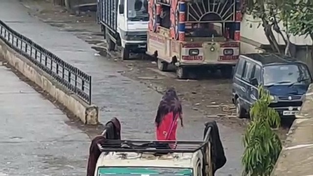 फिर बदला मौसम : सुबह रुक-रुककर तेज बारिश, शाम को खिली धूप, देखें वीडियो