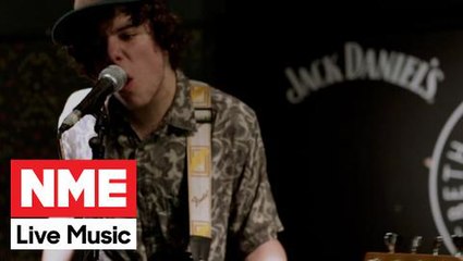 Twin Peaks perform their blistering track 'Fade Away' at The Macbeth