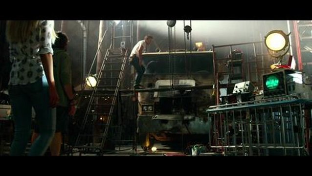 Transformers: Age of Extinction Clip - Think We Found A Transformer