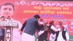 VIDEO : सपा नेता ने पार्टी जिलाध्यक्ष को मंच पर दिखाया तमाचा, बगल में बैठे अखिलेश की निकल गई हंसी