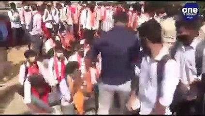 ಚಿಕ್ಕಮಗಳೂರು ಐಡಿಎಸ್‌ಜಿ ಕಾಲೇಜಿನಲ್ಲಿ ಕೇಸರಿ ಶಾಲು vs  ನೀಲಿ ಶಾಲು