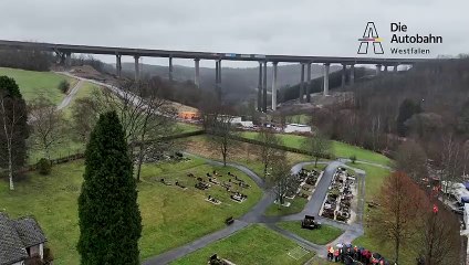 Démolition spectaculaire d'un pont de 70 mètres de hauteur en Allemagne