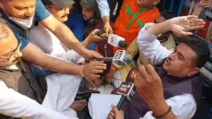 সন্ত্রাসের অভিযোগে বিধাননগর কমিশনারেট অভিযান বিজেপির, রাস্তায় বসে পড়লেন শুভেন্দু | Oneindia bengali