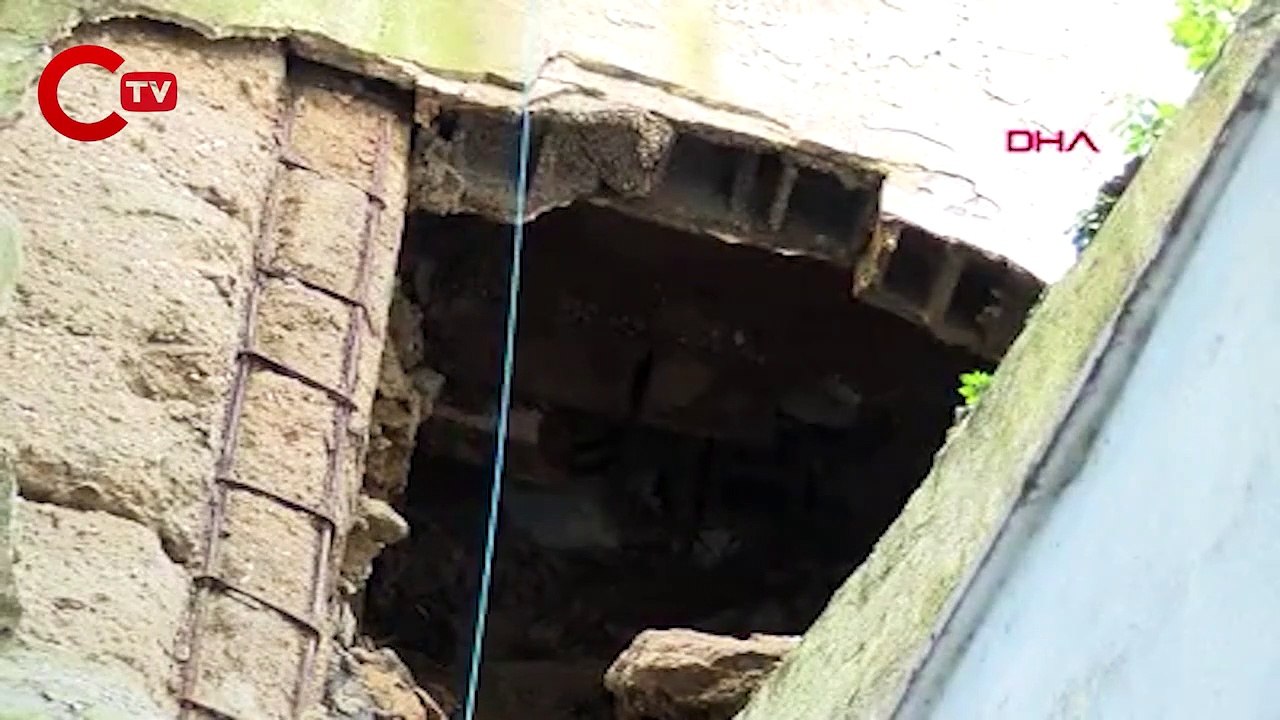 İstanbul'da 5 katlı binanın zemin katındaki duvar yıkıldı: Tahliye edildi