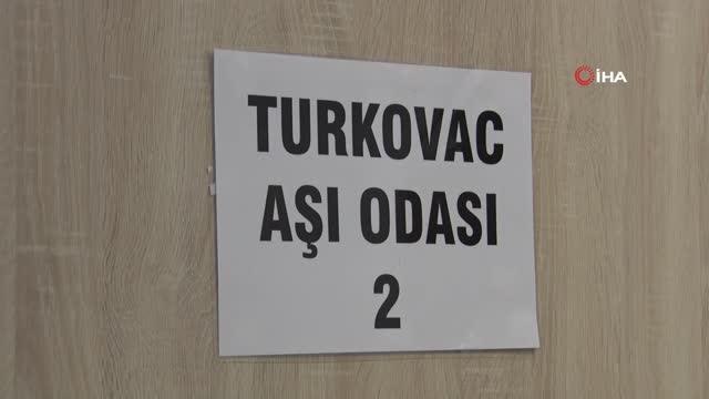 Antalya İl Sağlık Müdürü İsmail Başıbüyük de hatırlatma dozu olarak TURKOVAC aşısı oldu