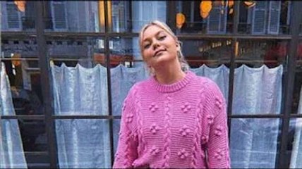 PHOTO Louane : la chanteuse prend la pose au réveil et fait sensation auprès de ses...