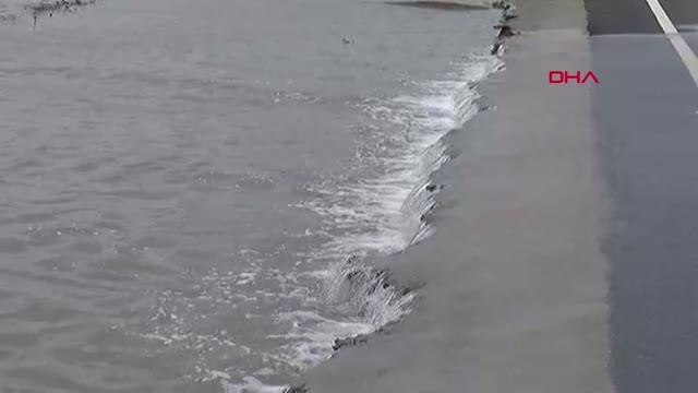 'SARI ALARM' VERİLEN ERGENE NEHRİ, UZUNKÖPRÜ'DE TAŞTI