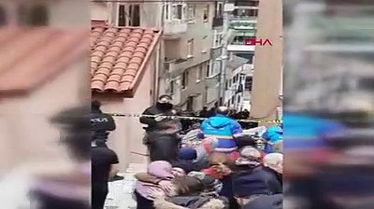 Üsküdar'da 5 katlı binada patlama meydana geldi