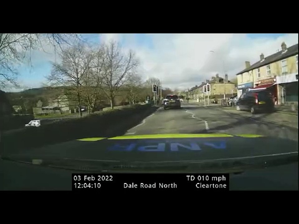 Cyclist ignores red light