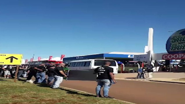 Há seis anos sem data base, PMs aproveitam evento nacional, realizado em Cascavel, para cobrar Governo do Estado