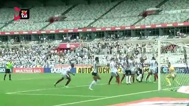 98 Esportes | O Godín é outro nível de zagueiro , ressalta Leandro Cabido sobre atuação do defensor atleticano