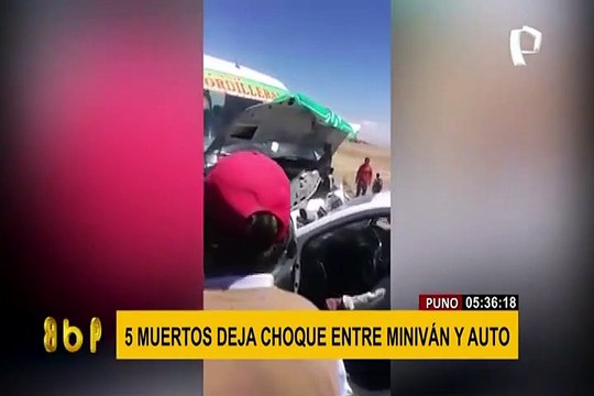Choque frontal de miniván con automóvil deja cinco muertos y varios heridos en Arequipa