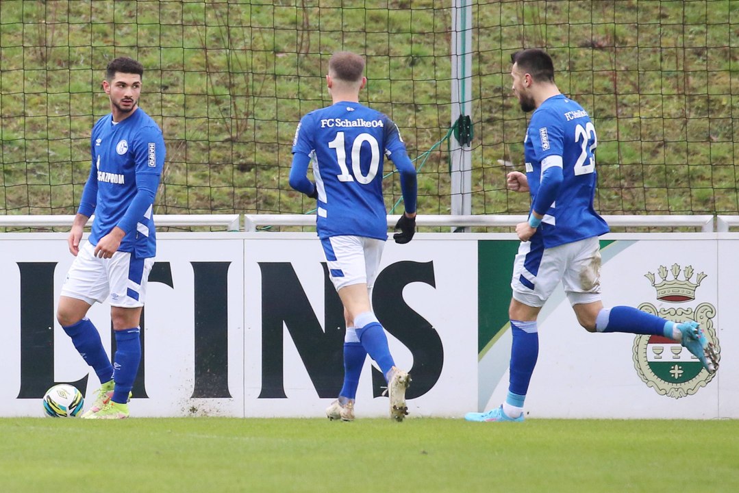 Doppelpack Dadashov: Königsblaue U 23 in Überzahl siegreich