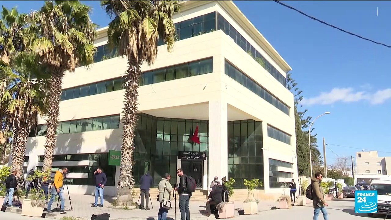 Tunisian judges accuse president of seeking con...