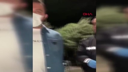 ŞİLE'DE RESTORANDA OLAY ÇIKARDI, SİLAHINI KONTROL ETMEK İSTEYEN POLİSLERİ KAYDA ALDI