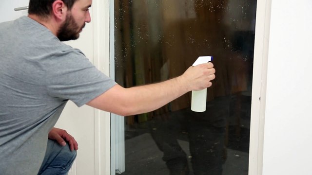 Les Tutos Maison & Travaux - Comment poser un film pour vitrage