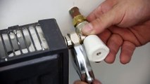 Les Tutos Maison & Travaux - Comment changer un robinet manuel de radiateur par un robinet thermostatique ?