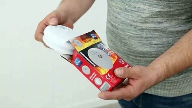 Les Tutos Maison & Travaux - Comment installer un détecteur de fumée ?