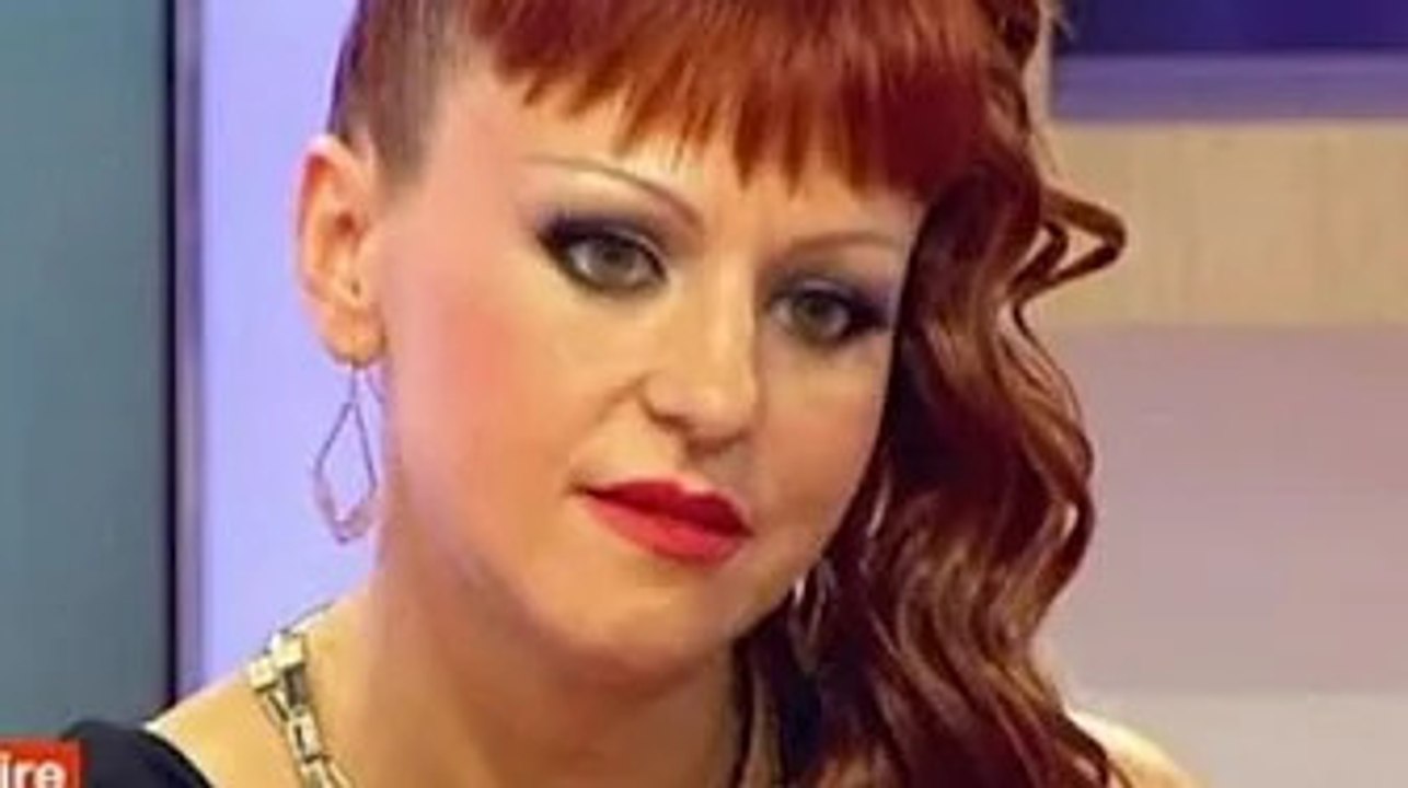 "Je carbure au gras", l'incroyable régime miracle de Cindy Sander ("Nouvelle Star")...