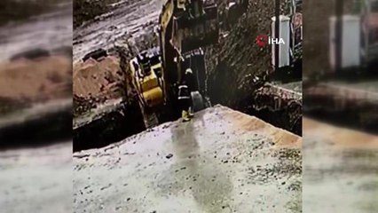 Üzerine kepçe düşen işçi hayatını kaybetti, geriye tik tok paylaşımları kaldı