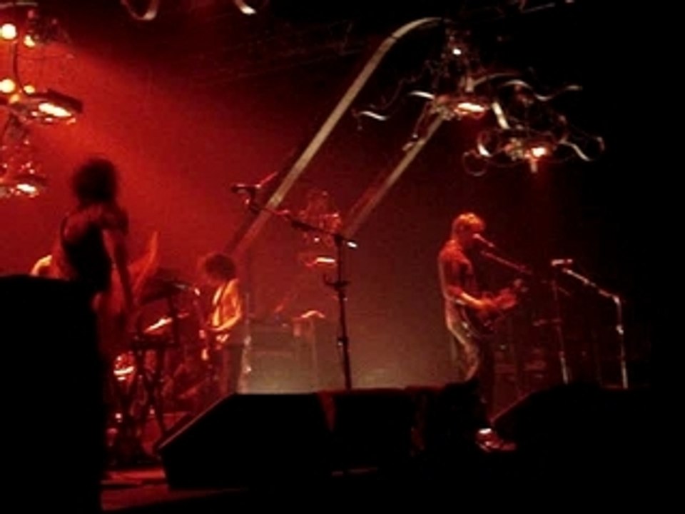 Queens Of The Stone Age - A Song For The Dead