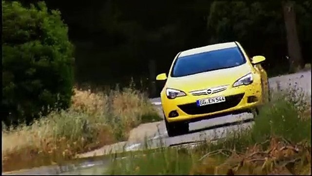 Opel Astra GTC 2011