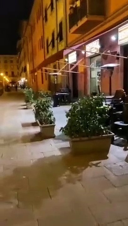 Esto es lo que se hace en Italia con los establecimientos que se pliegan al poder, se les boicotea