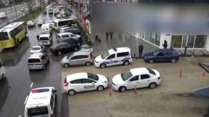 Video herunterladen: Silivri'de banka şubesinde soygun girişimi