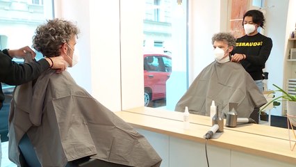 Regierung öffnet weiter: 2G-Regel beim Friseur fällt