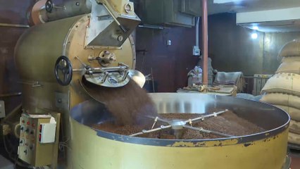 بعد تراجع احتياطياتها.. هل ستصبح القهوة مشروب الأغنياء فقط؟