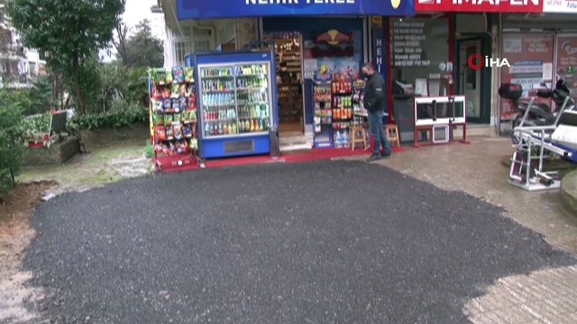 Kadıköy'de zeminin çökmesi ile çukura düşen dükkan sahibi: 30 dakika çukurda kaldım