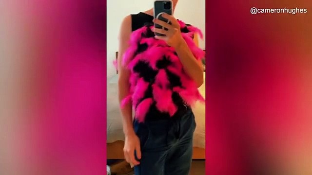 أمريكى صمم فساتين تتنفس وتطبع ورق ويحلم بالتصميم لـ ليدى جاجا