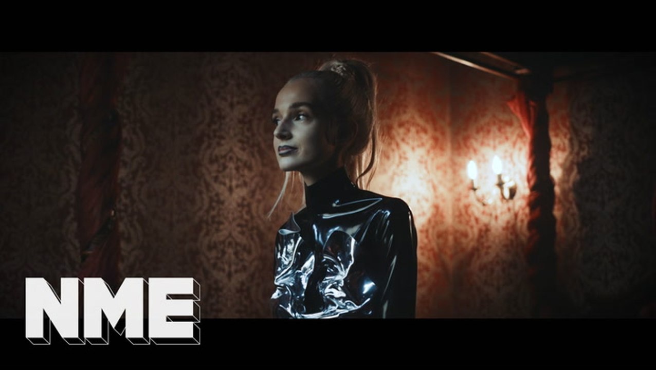 Poppy Behind The Scenes