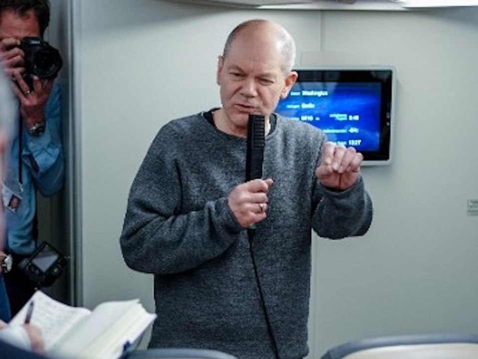 Olaf Scholz im Reise-Pulli: So 'stilvoll' sind die Politiker unterwegs