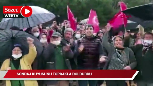 Suyunu paylaşmak istemeyen köylüler, sondaj kuyusunu toprakla doldurdular