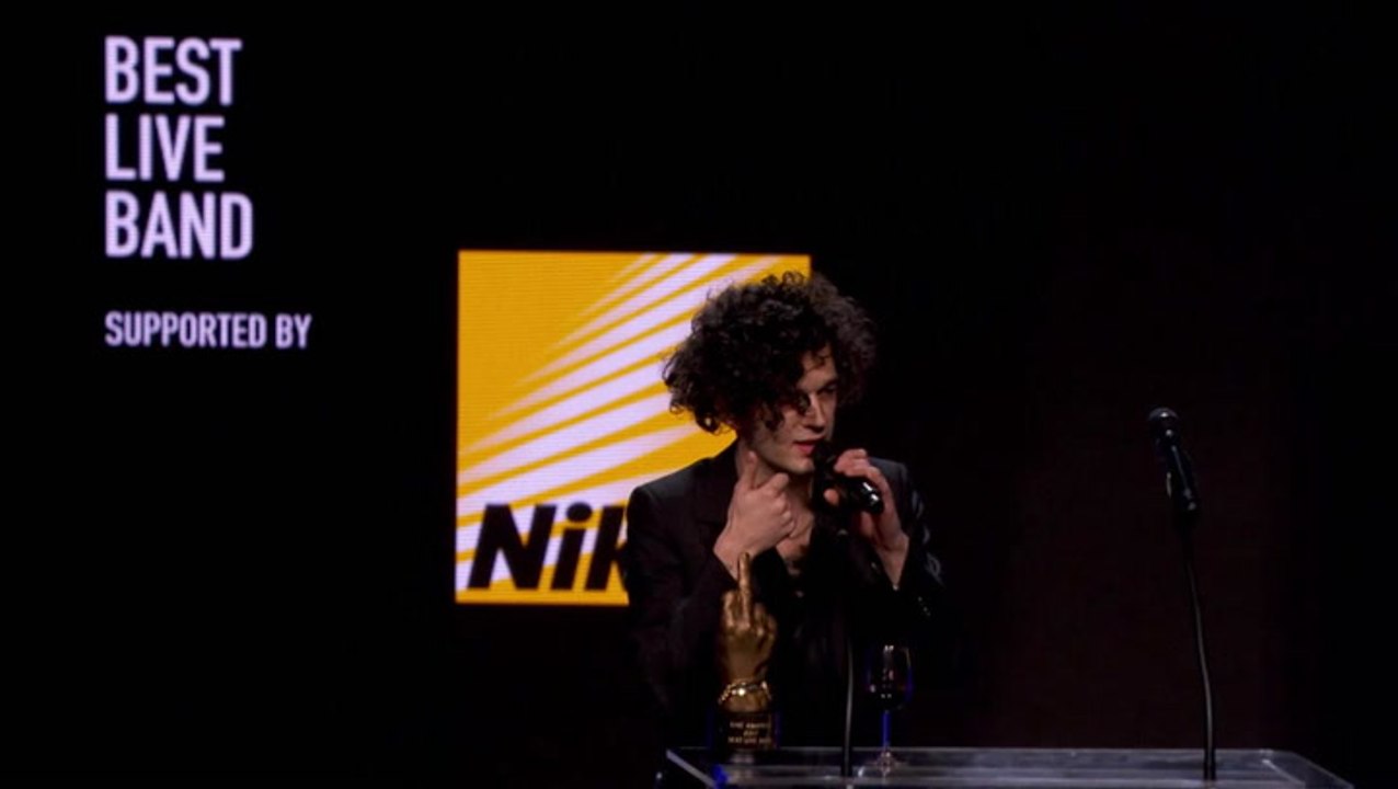 The 1975's Matty Healy says "everything is fucked" @ VO5 NME Awards 2017