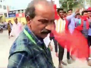 हिजाब विवाद : पक्ष विपक्ष में अब छात्र एक दूसरे के सामने