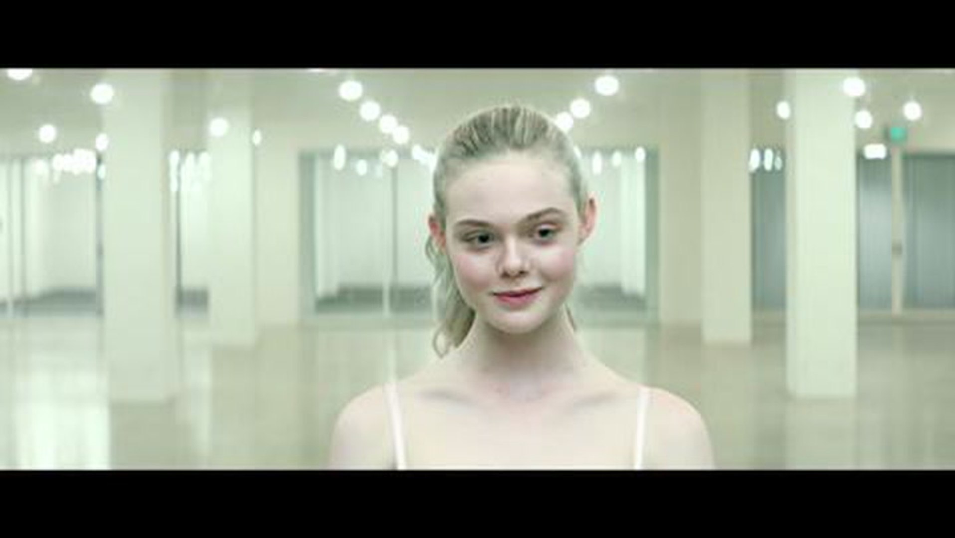 The neon demon sale full movie in hindi