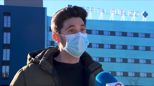 Familias y asociaciones exigen acompañar a los enfermos con covid en los hospitales