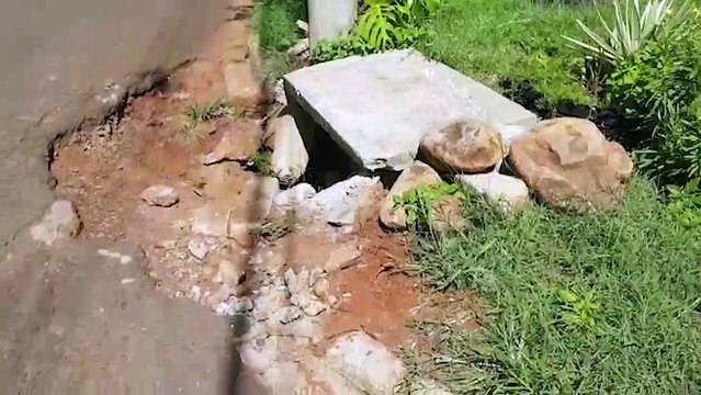 Moradores reclamam de cratera que se formou perto de bueiro no Periolo