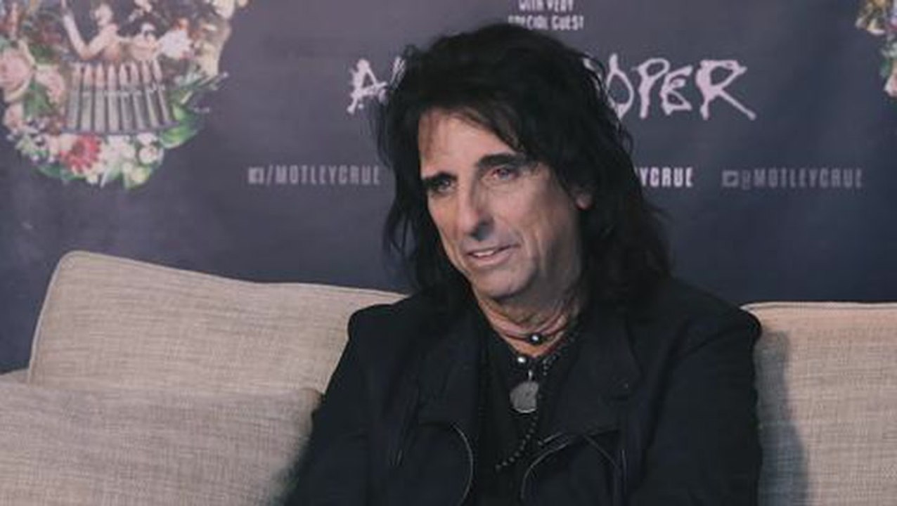 Alice Cooper On Working With Paul McCartney On...
