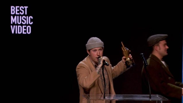 Slaves win Best Music Video at the VO5 NME Awards 2017