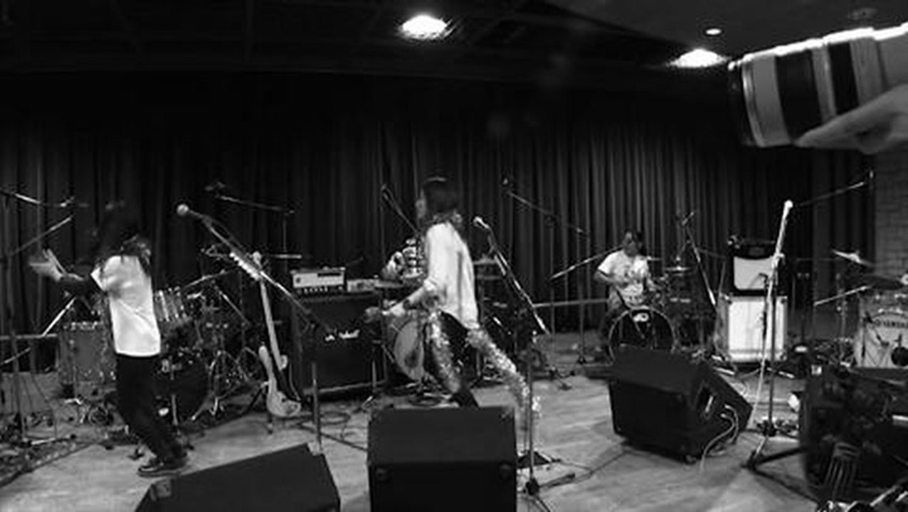 Watch Japanese Rock Band Tricot Play A Blistering Version Of 'Niwa' Joined By 5 Drummers